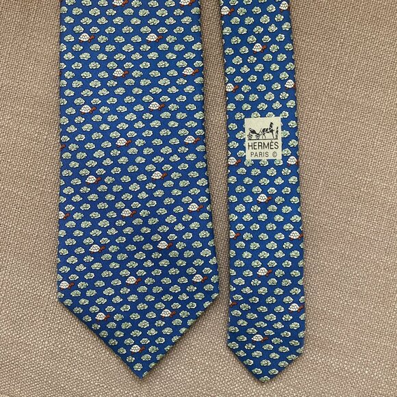 100% REAL HERMES TIE ~ DARKER BLUE w FUN TURTLES EATING GREEN GRASS CABBAGE XL - Picture 4 of 5